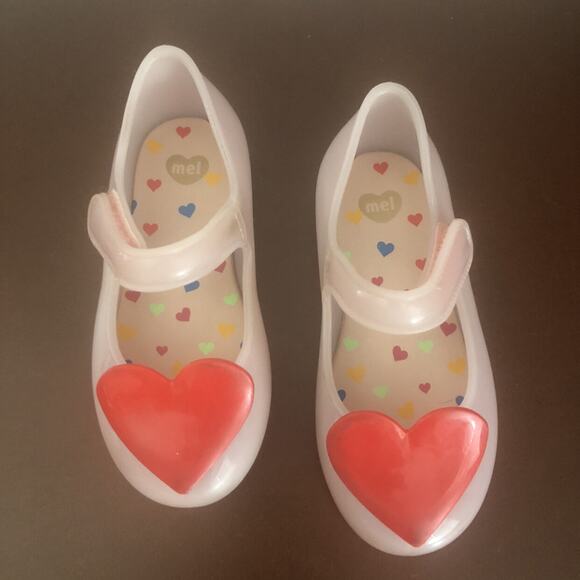 Grendene (8 toddler) Heart Mary Janes - Picture 2 of 9